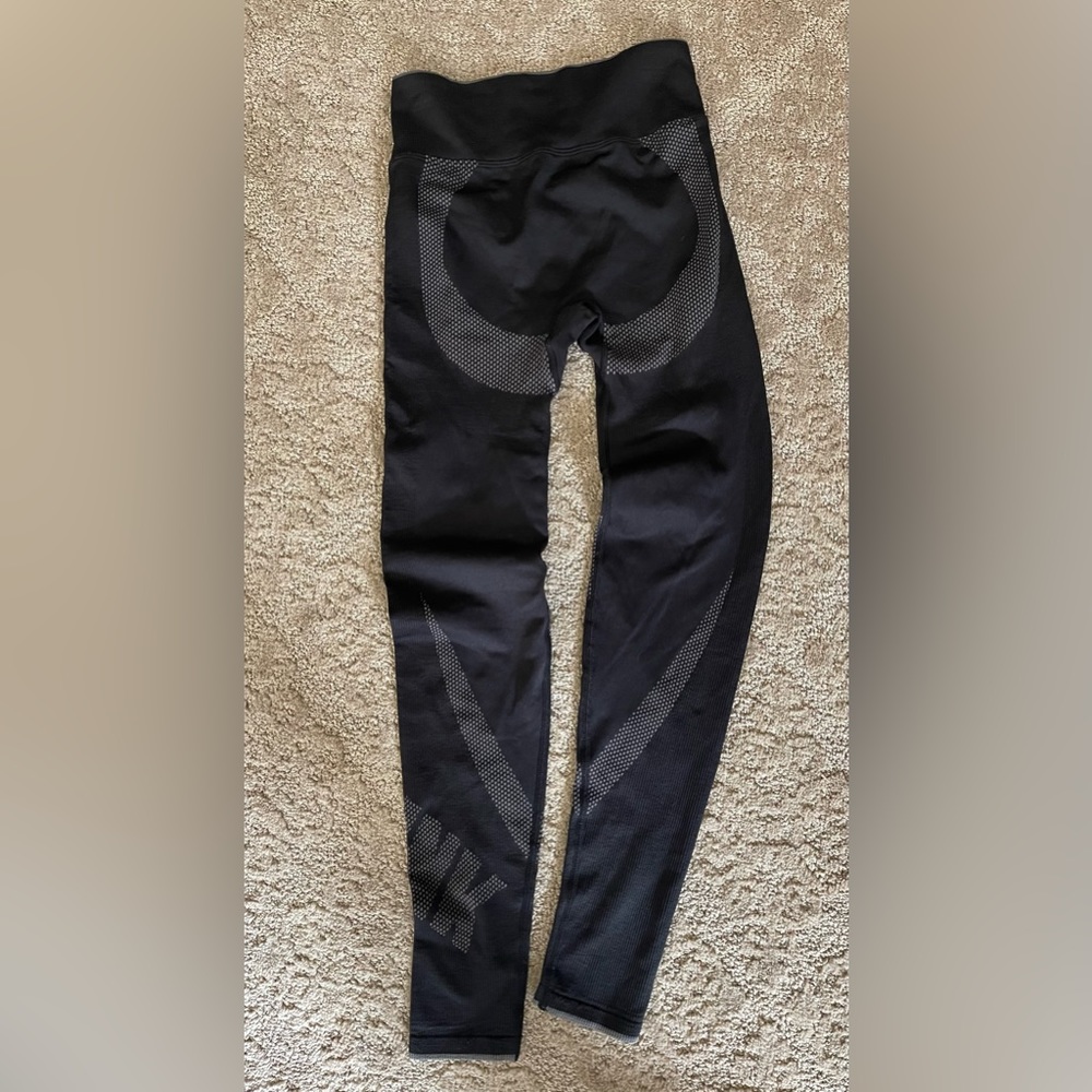 Pink Victoria Secret Black and Gray Leggings EUC Size XS